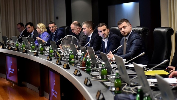 Odlučno protiv prevara: Pod lupom rješenja za tuđu njegu i pomoć thumb3.jpg