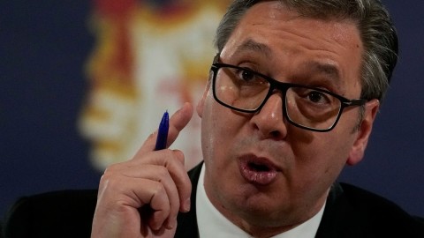Vučić optužio rektora Beogradskog univerziteta za terorizam thumb2.jpg