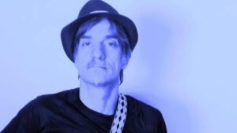 Vladimir Juvan oslikao “Street lights” na čak 13 albuma thumb2.jpg