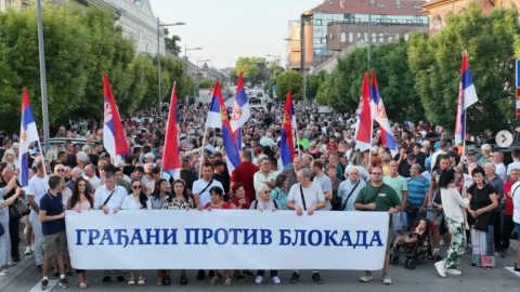 U nekoliko gradova u Srbiji protest protiv blokada thumb2.jpg