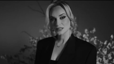 Šejla Zonić objavila pjesmu ''Bosanka" s novog albuma ''Univerzum'' thumb2.jpg