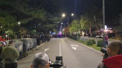 Građani počeli da pristižu na protest protiv migranata thumb1.jpg