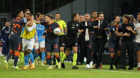 Italijani rekonstruisali Konteov obračun sa Dumfrisom i Martinesom: Bacio si se, a? thumb2.jpg