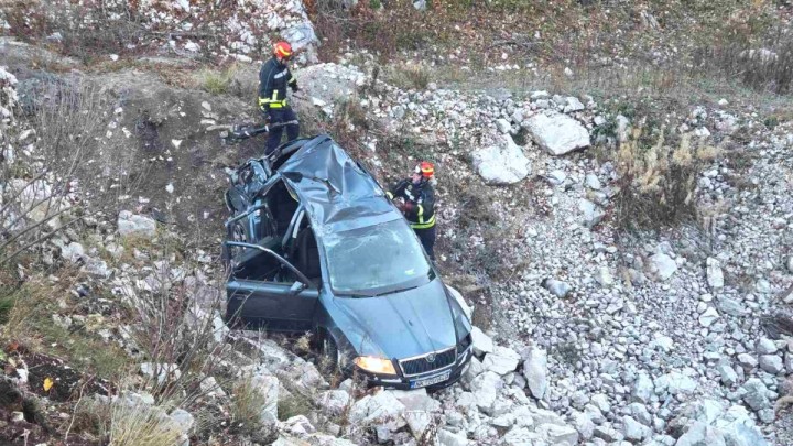 Automobil sletio s puta, teško povrijeđen muškarac thumb3.jpg