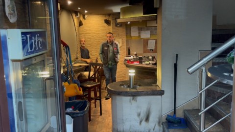 Barani pomažu u sanaciji demoliranog objekta turskog državljanina thumb2.jpg