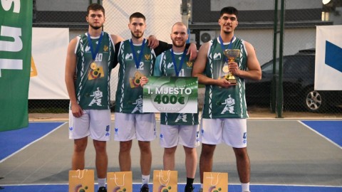Ekipa "Blok" osvojila 3x3 CKB Junior Studentski kup thumb2.jpg