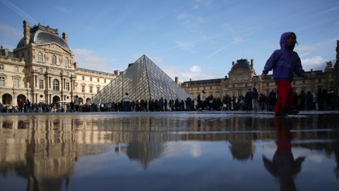 Pet novih hapšenja u vezi sa pljačkom Luvra thumb2.jpg