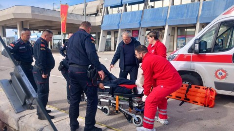 UPSUL: Evakuacija i zbrinjavanje povrijeđenog albanskog ribara thumb2.jpg