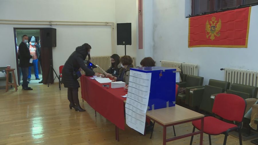 Na Cetinju osam izbornih lista Na Cetinju osam izbornih lista