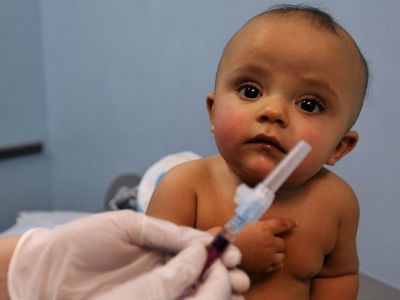EU odobrila najnoviju vakcinu za smrtonosni meningitis B EU odobrila najnoviju vakcinu za smrtonosni meningitis B