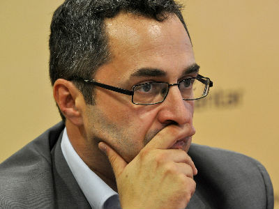 Ivan Cvejić: Šarić- politički plen Ivan Cvejić: Šarić- politički plen