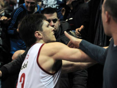 Tomas nokautirao navijača Cibone Tomas nokautirao navijača Cibone