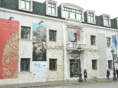 Sjutra izložba nakita i ukrasa Sjutra izložba nakita i ukrasa