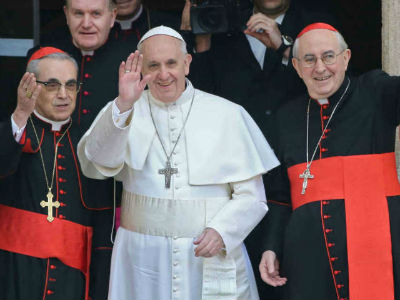 Pope Francis calls for intensified dialogue with Muslims Pope Francis calls for intensified dialogue with Muslims
