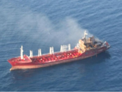 Pogledajte požar na tankeru usred Jadrana Pogledajte požar na tankeru usred Jadrana