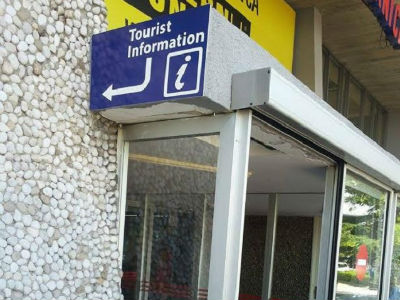 Info pultovi na aerodromu i autobuskoj Info pultovi na aerodromu i autobuskoj