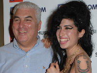 sunday-mirror-only-mitch-and-amy-winehouse.jpg