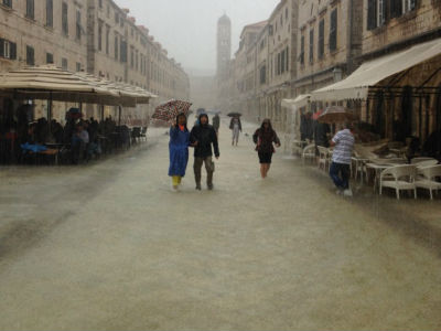 Kiša potopila Stradun Kiša potopila Stradun