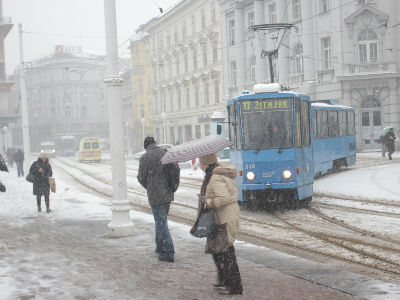 Snijeg i oluja pogodili Hrvatsku Snijeg i oluja pogodili Hrvatsku