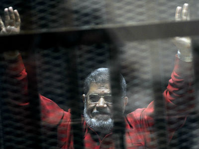Morsi više neće da jede zatvorsku hranu Morsi više neće da jede zatvorsku hranu