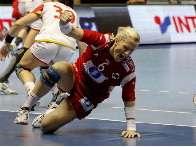 Rumunija izbacila prvaka, Norveška rutinski Rumunija izbacila prvaka, Norveška rutinski
