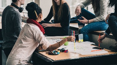 Za najbolje studente 352 stipendije Za najbolje studente 352 stipendije