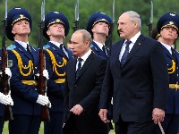 Putin pozvao Lukašenka da razgovara sa opozicijom
