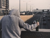 Najmanje 22 osobe umrle od trovanja ilegalnim alkoholom 