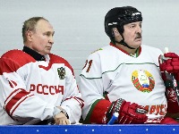 Putin i Lukašenko u hokejaškim timovima svojih zemalja