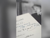 Pismo Ajnštajna sa formulom E=mc2 prodato za 1,2 miliona dolara