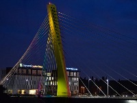 Most "Milenijum" obasjan duginim bojama