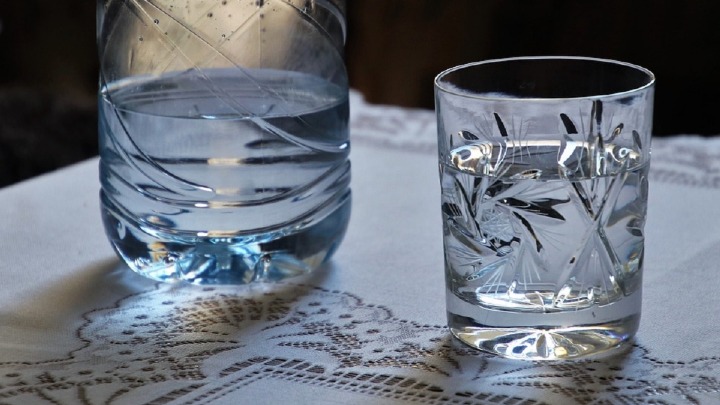   Осам чаша воде дневно је превише за већину људи