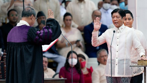 Sin zbačenog diktatora inaugurisan za predsjednika Filipina thumb2.jpg