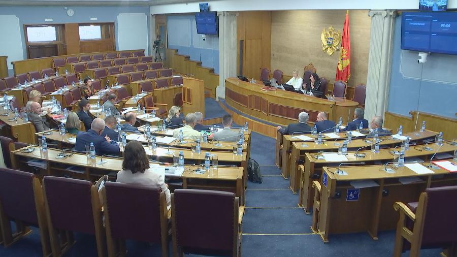 S jedne od ranijih sjednica parlamenta