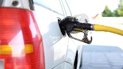 Sve vrste goriva jeftinije dva do četiri centa