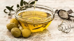 Pomoću ovog trika prepoznajte da li je maslinovo ulje kvalitetno