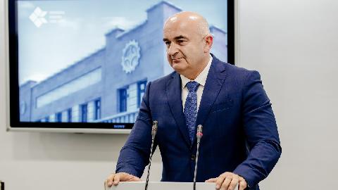 Joković: Trobojka je simbol nesalomivosti srpskog naroda thumb2.jpg