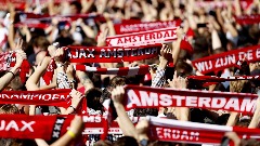 Ajaks zabranio natpise na kojima navijači traže dresove od fudbalera