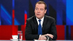 Медведев: Русија ће одговорити на распоређивање мировних трупа у Украјини