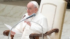 Папа Фрањо: Хомосексуалност није злочин 
