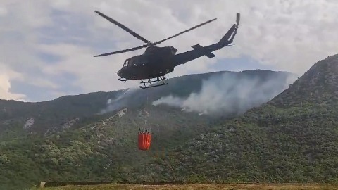 Helikopteri vojske 9 sati gasili požar u Boki