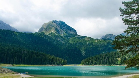 Пријеподне промјенљиво, поподне могућа киша Пријеподне промјенљиво, поподне могућа киша
