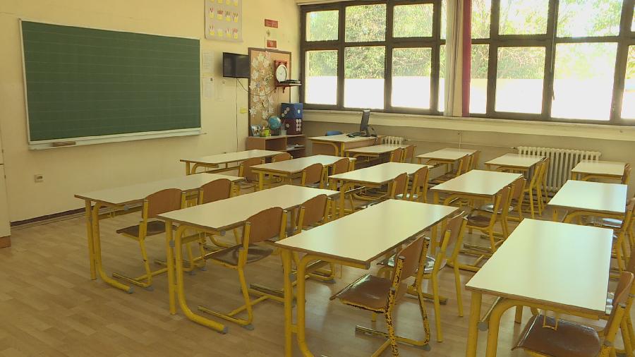 Управни одбор Просвјетне заједнице Црне Горе апеловао је на Владу и Министарство просвјете