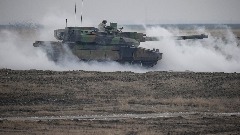 Слање тенкова Украјини оживјело дебату о борбеним авионима