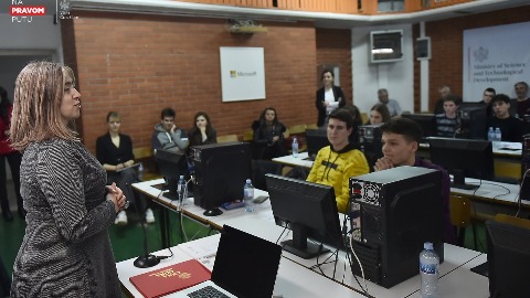 Crnogorskim srednjoškolcima dodijeljeni "Masterclass" sertifikati thumb2.jpg