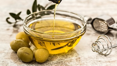 Помоћу овог трика препознајте да ли је маслиново уље квалитетно 