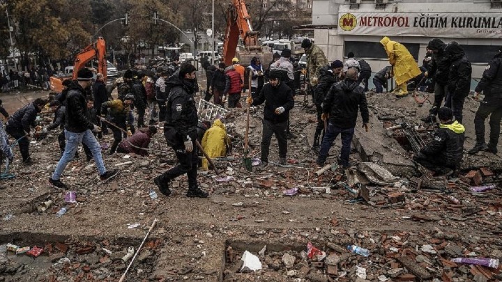 У земљотресу погинуло више од 12.000 људи 