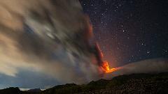 Erupcija Etne, eksplozije iz jugoistočnog kratera