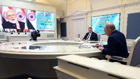 Путин: Неопходно размишљати о начину да се оконча "трагедија" рата у Украјини