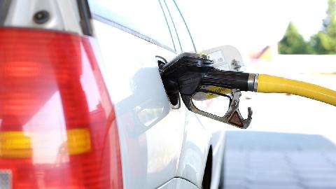Бензин и еуродизел јефтинији цент